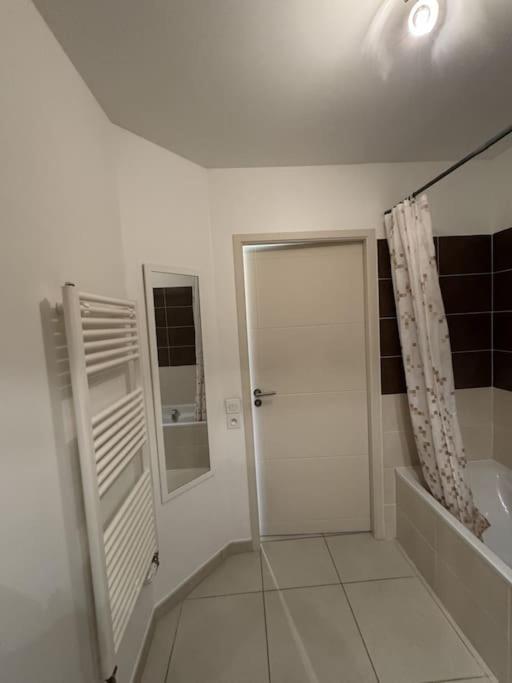 Appartement De Romain Анси Экстерьер фото